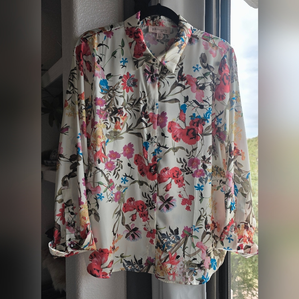 Philosophy Cream Floral Button-Front Blouse with Red & Blue Accents XL - Picture 4 of 9